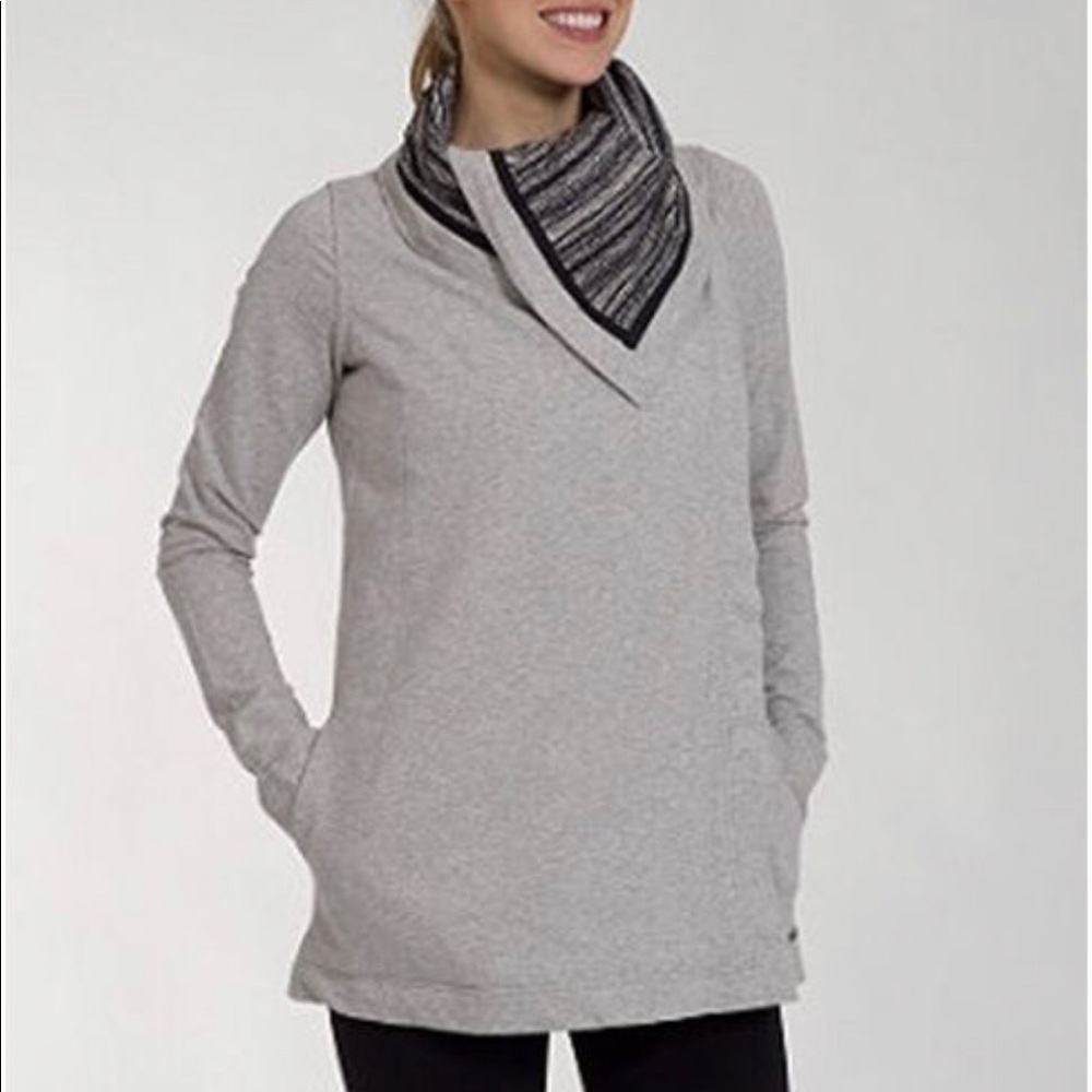 Lululemon Savasana Wrap Size 6